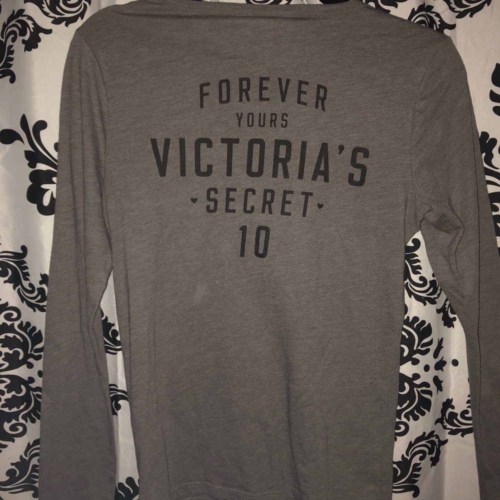 Victoria’s Secret Long Sleeve